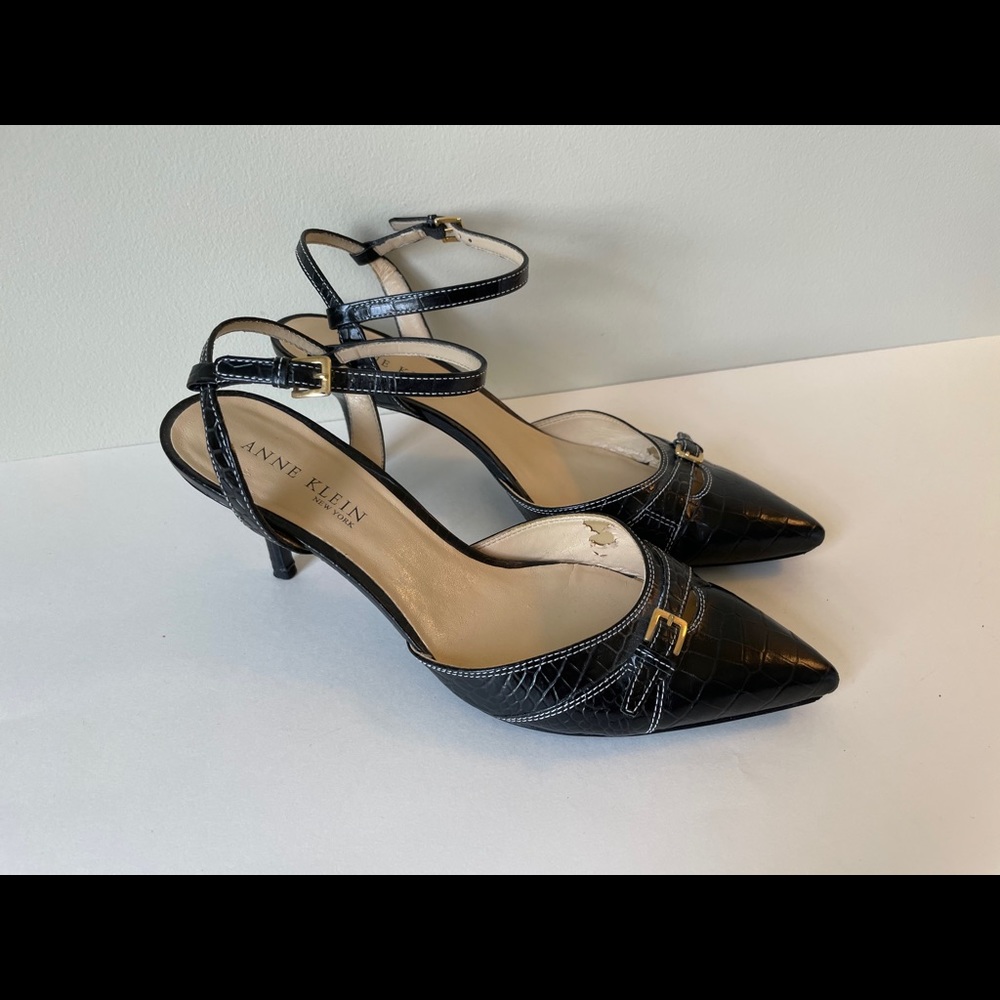 Anne Klein Black Leather Sandal 9.5M